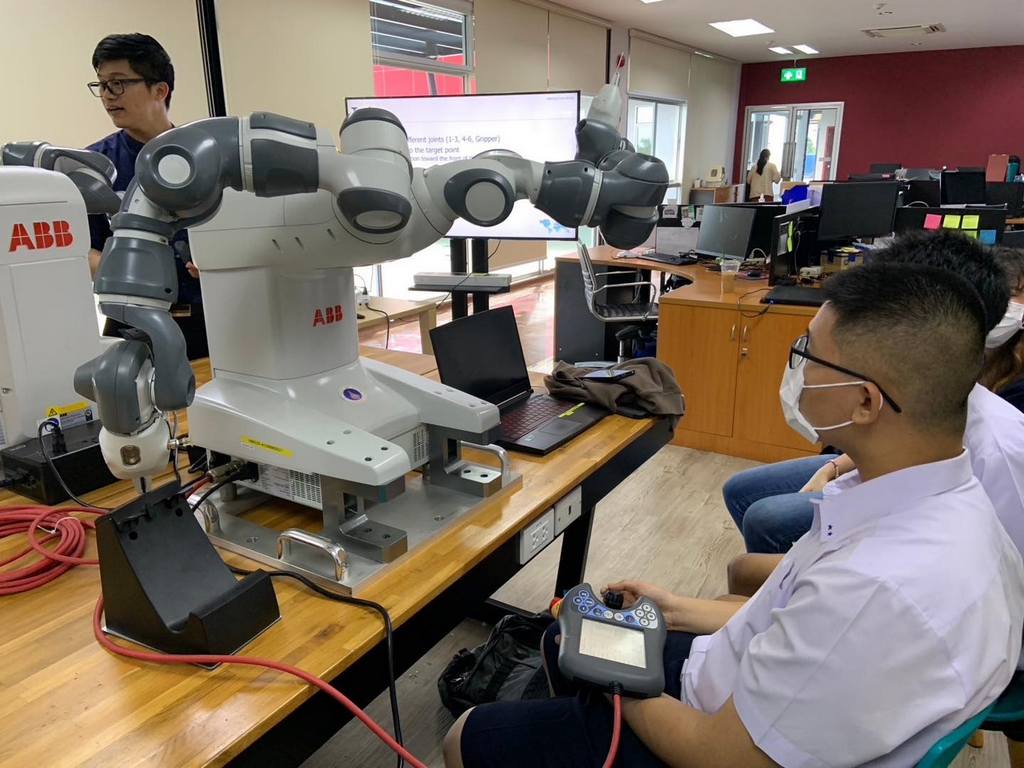 คณะวิศวกรรมศาสตร์ ม.มหิดล เปิดบ้านต้อนรับนักเรียนจากโรงเรียนกาญจนาภิเษกวิทยาลัย นครปฐม (พระตำหนักสวนกุหลาบมัธยม) ในการมาศึกษาดูงานและฝึกปฏิบัติการด้านวิศวกรรม