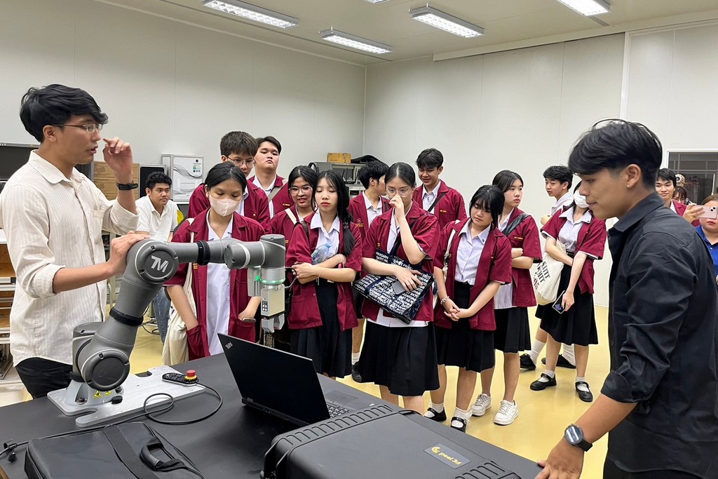 คณะวิศวกรรมศาสตร์ ม.มหิดล ต้อนรับนักเรียนจากโรงเรียนสาธิตมหาวิทยาลัยศรีนครินทร์วิโรฒ ประสานมิตร (ฝ่ายมัธยม) ในการเข้าฝึกปฏิบัติการด้านวิศวกรรม