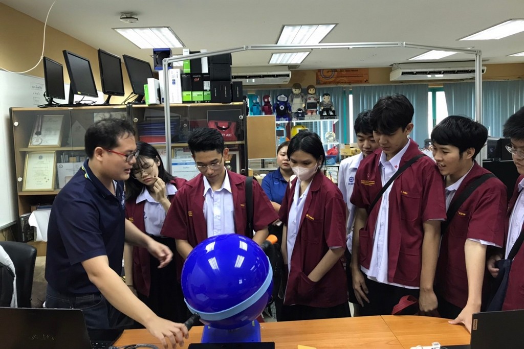 คณะวิศวกรรมศาสตร์ ม.มหิดล ต้อนรับนักเรียนจากโรงเรียนสาธิตมหาวิทยาลัยศรีนครินทร์วิโรฒ ประสานมิตร (ฝ่ายมัธยม) ในการเข้าฝึกปฏิบัติการด้านวิศวกรรม