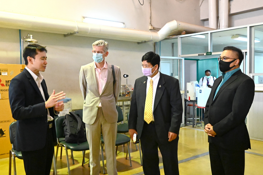  คณะวิศวกรรมศาสตร์ ม.มหิดล ให้การต้อนรับทีมนักวิจัยจาก University of Southern California ในโอกาสประชุมเจรจาความร่วมมือทางวิชาการ และเข้าเยี่ยมชมห้องปฏิบัติการของคณะวิศวกรรมศาสตร์