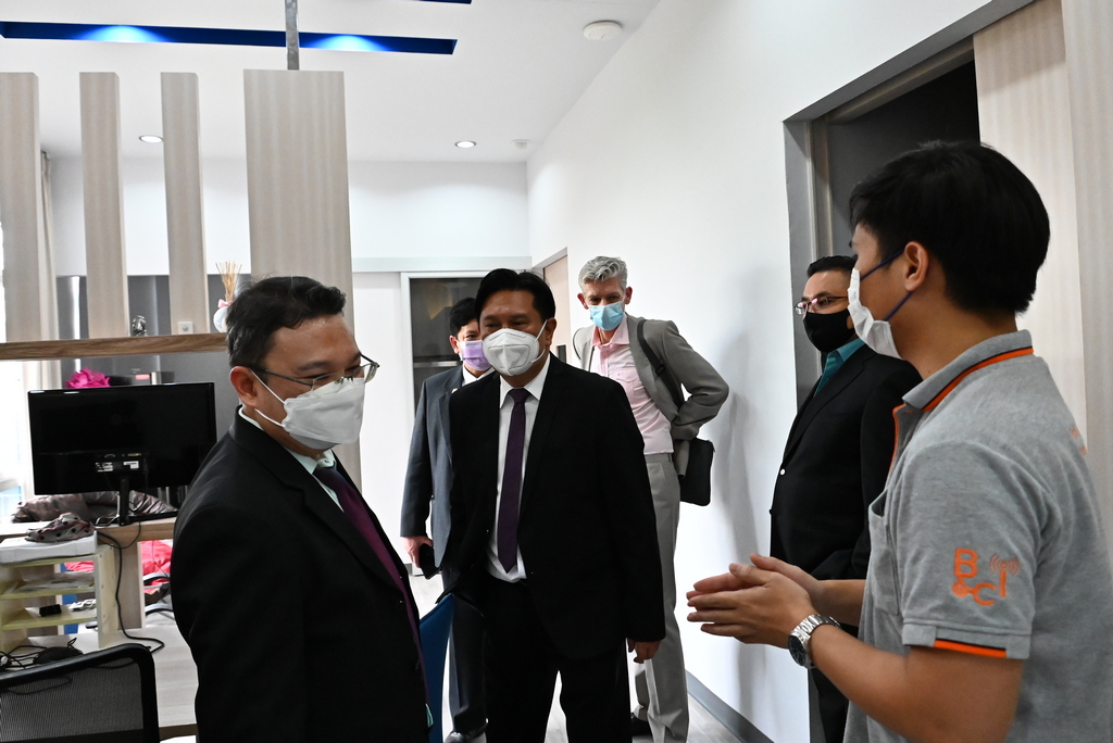 The Faculty of Engineering, Mahidol University welcomed researchers from the University of Southern California on the occasion of a collaboration meeting and a faculty laboratory visit. 