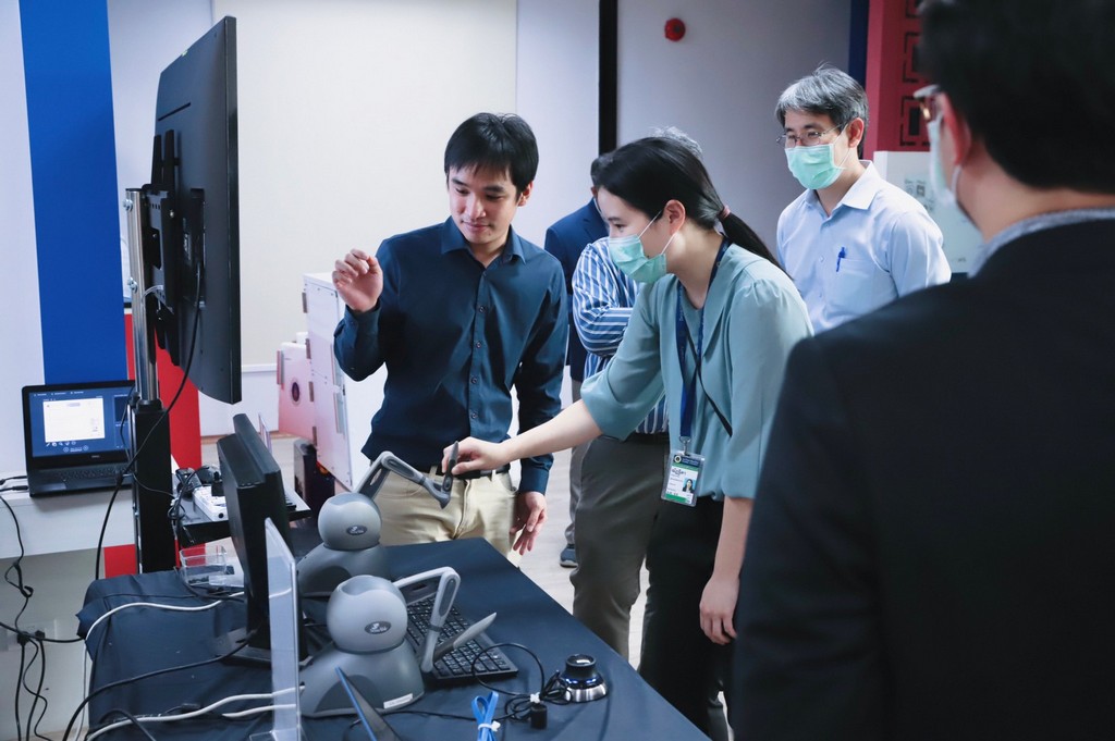The Faculty of Engineering, Mahidol University welcomed lecturers from the Faculty of Medicine, Siriraj Hospital.