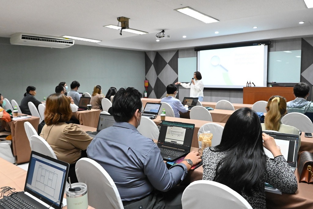 The Faculty of Engineering, Mahidol University, organized section 3 training on the topic of “Intellectual Property in Research, Innovation and Academic Work & Commercial Usage” 