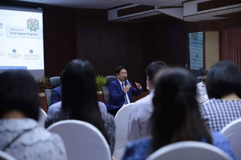 The Faculty of Engineering, Mahidol University organized the Deans’ handover ceremony.