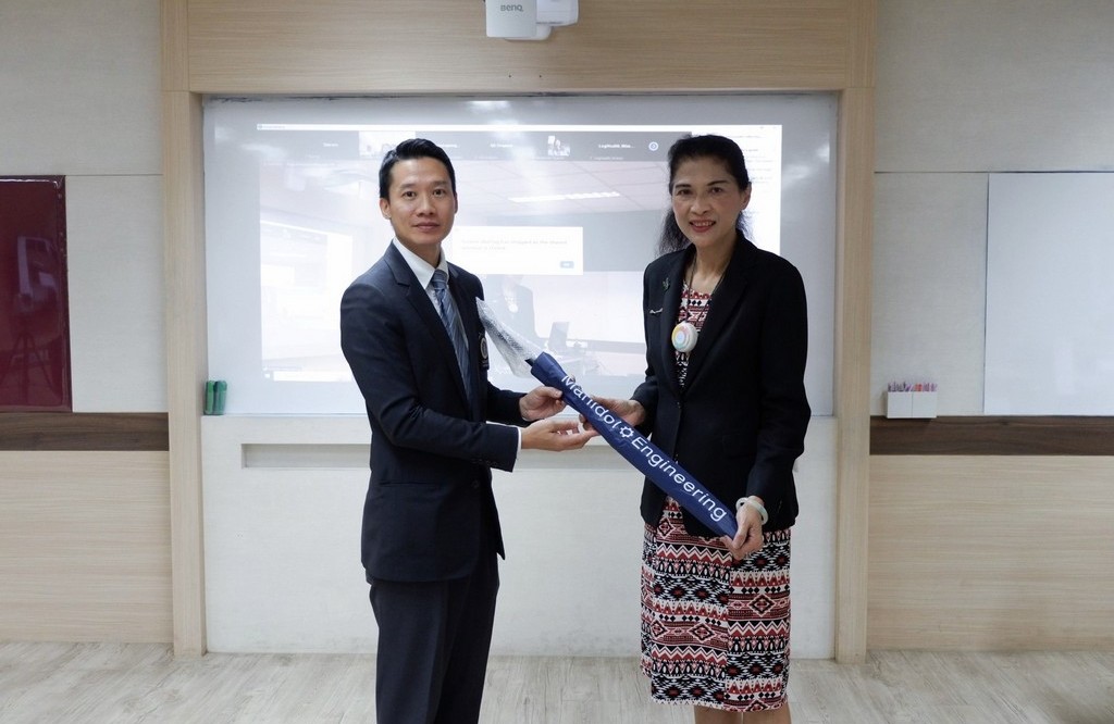 The Dean of the Faculty of Engineering, Mahidol University, attended student orientation and gave a warm welcome speech.