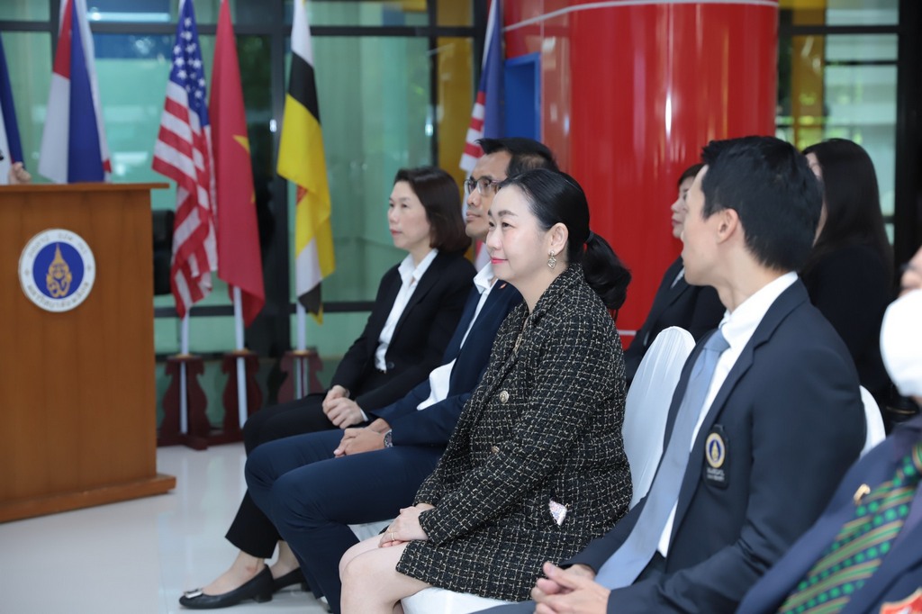 The Faculty of Engineering at Mahidol University signed academic collaboration agreement (MOU) with DOW Group Thailand for development of Chemical Engineering curriculum.