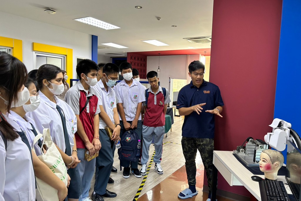 Faculty of Engineering, Mahidol University, welcomed students from Sarasas Witaed Bangbon School for study visit and laboratory tour.