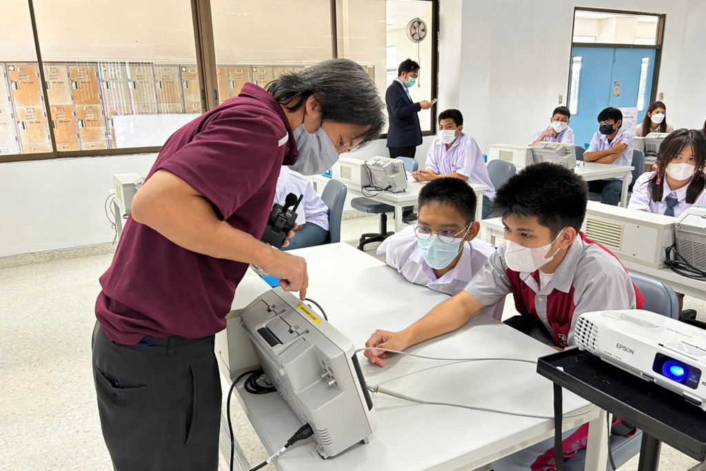 Faculty of Engineering, Mahidol University, welcomed students from Sarasas Witaed Bangbon School for study visit and laboratory tour.