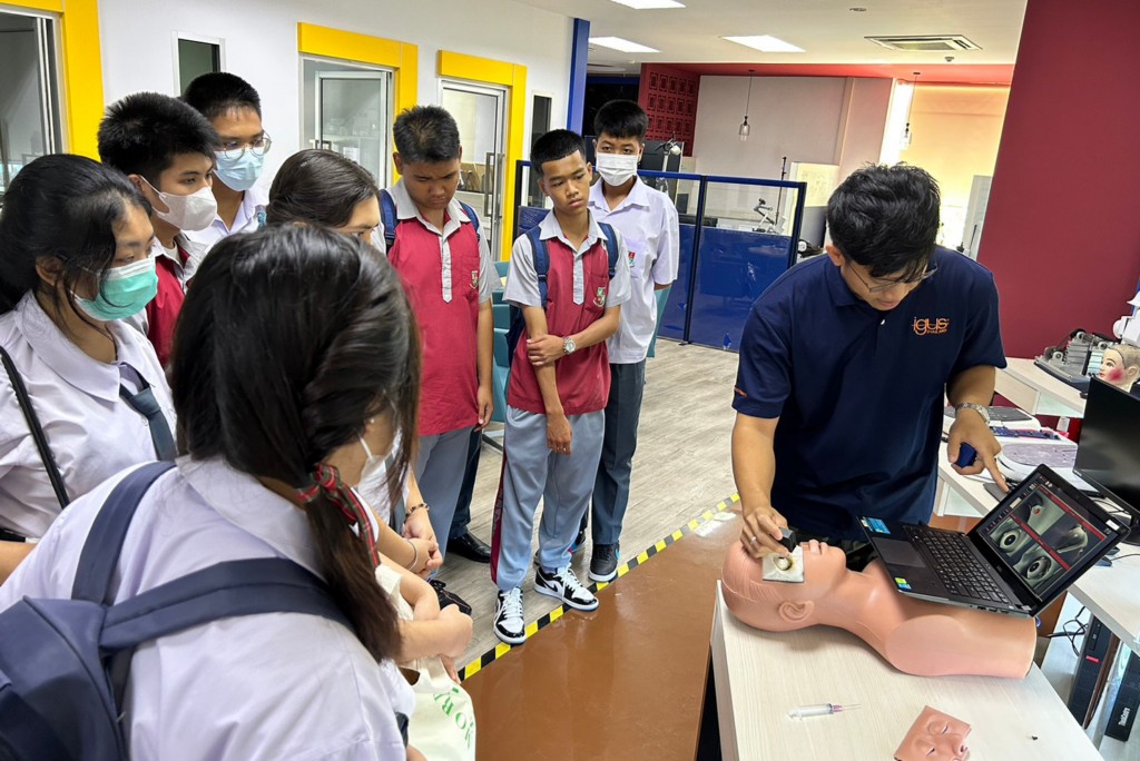 Faculty of Engineering, Mahidol University, welcomed students from Sarasas Witaed Bangbon School for study visit and laboratory tour.