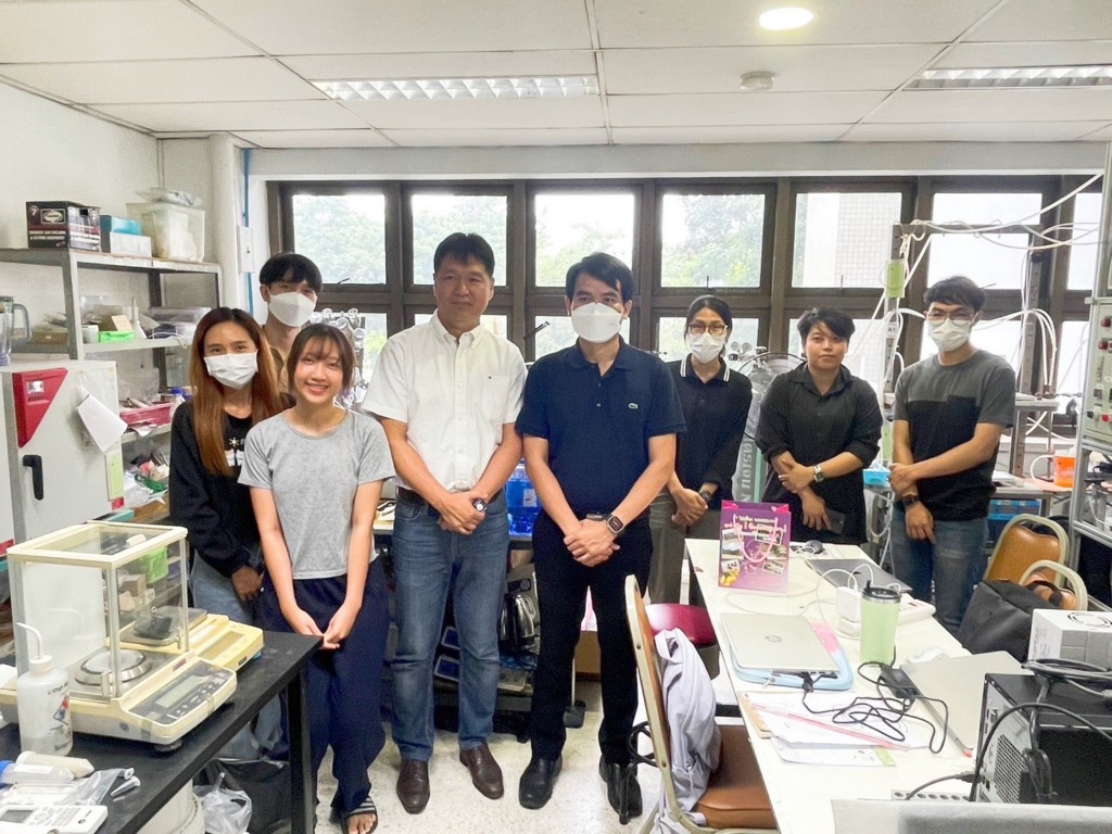 The Department of Chemical Engineering, Faculty of Engineering, Mahidol University, extended a warm welcome to Prof. Chiaki Ogino from Kobe University, Japan, and representatives from Sumitomo Heavy Industries.