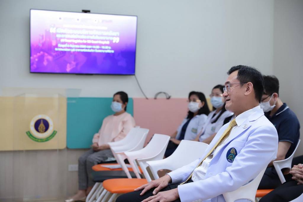 The Faculty of Engineering, Mahidol University collaborated with the Faculty of Medicine, Siriraj Hospital to launch AI Smart Logistics for 5G Smart Hospital. 