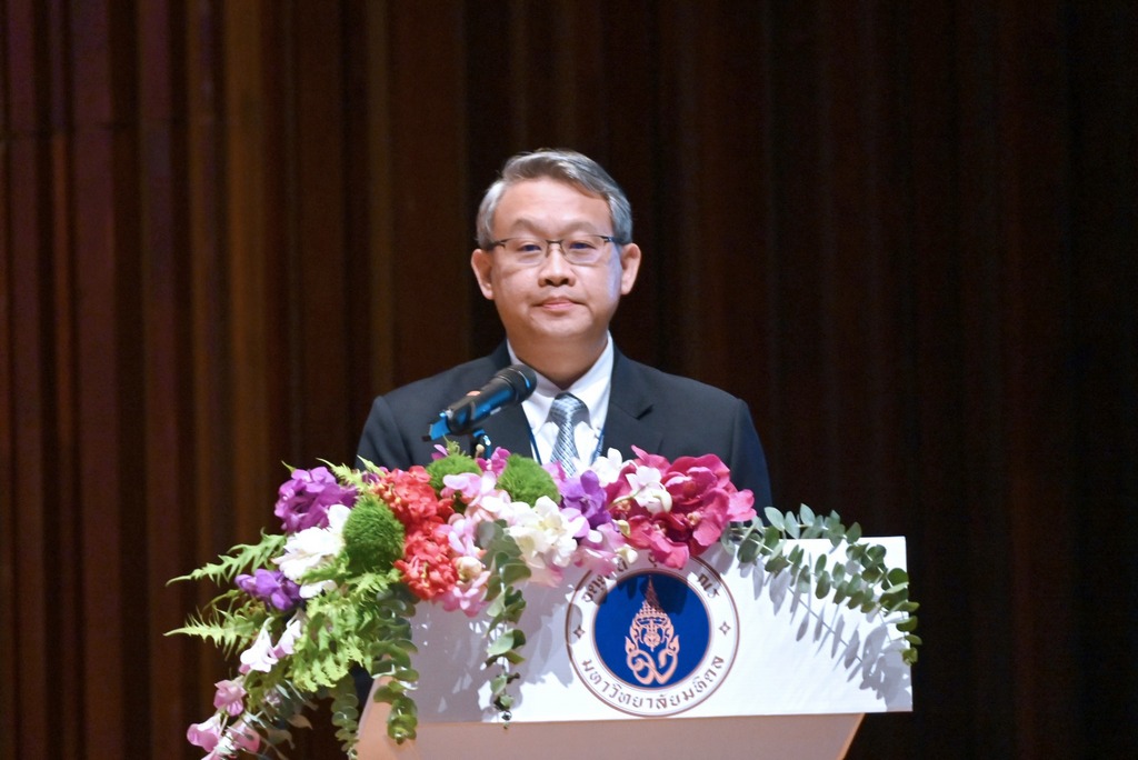 The Dean of the Faculty of Engineering at Mahidol University attended the ceremony to present university pins and certificates to the university's retired staff for the year 2023