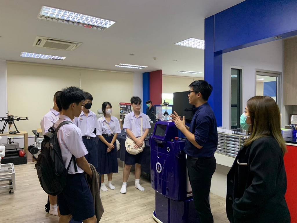 The Faculty of Engineering, Mahidol University welcomed students from Kanchanapisek Wittayalai Nakhon Pathom School (Pratamnak Suankularb Matthayom) on a study visit and engineering workshop.