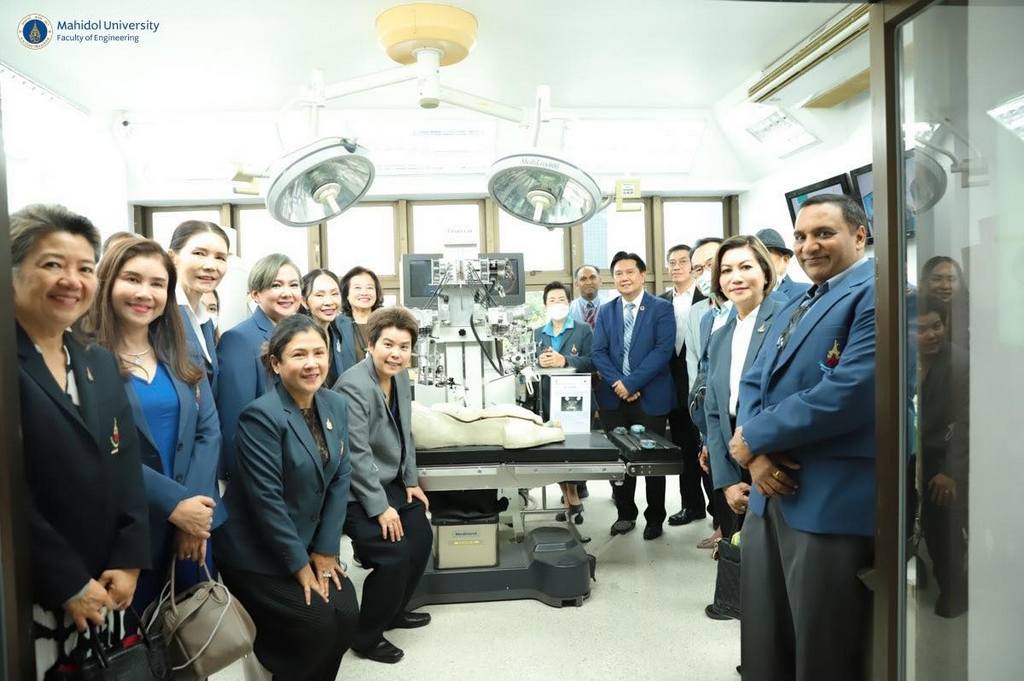The Faculty of Engineering, Mahidol University welcomed executives from the Graduate Diploma Program in the 3rd Health Innovation Digital Age (HIDA) on a study visit.