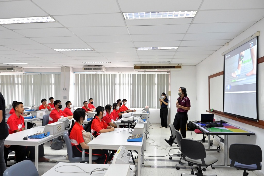 The Faculty of Engineering, Mahidol University warmly welcomed teachers and students from Ayutthaya Wittayalai School during their study visit.