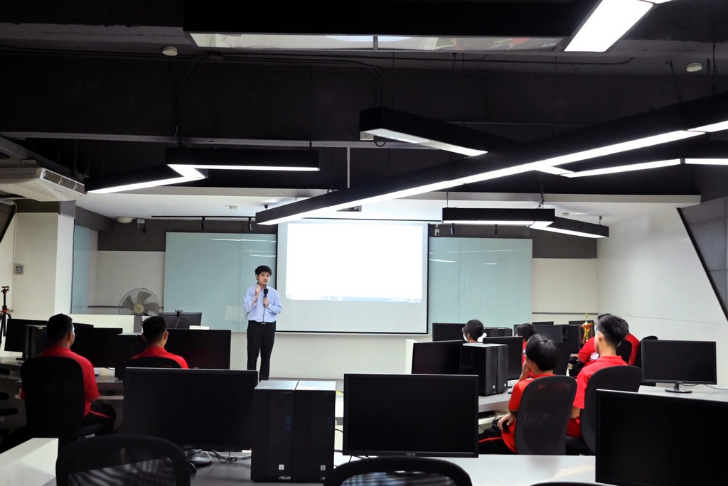 The Faculty of Engineering, Mahidol University warmly welcomed teachers and students from Ayutthaya Wittayalai School during their study visit.