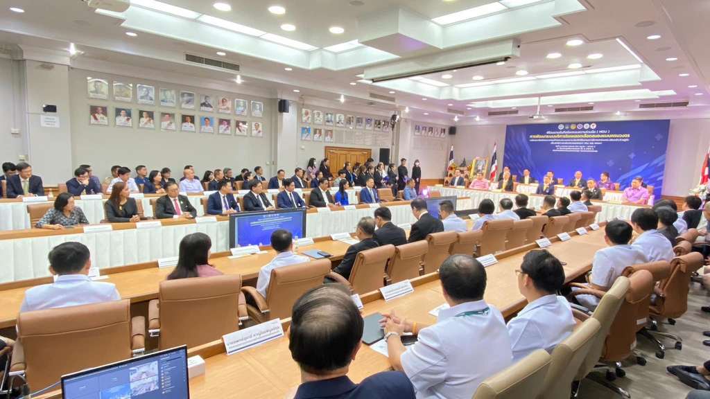 Dean of The Faculty of Engineering, Mahidol University participated in the signing of a memorandum of understanding (MoU) for the development of a comprehensive stroke service system at the Office of the Permanent Secretary of the Ministry of Public Health (MOPH).