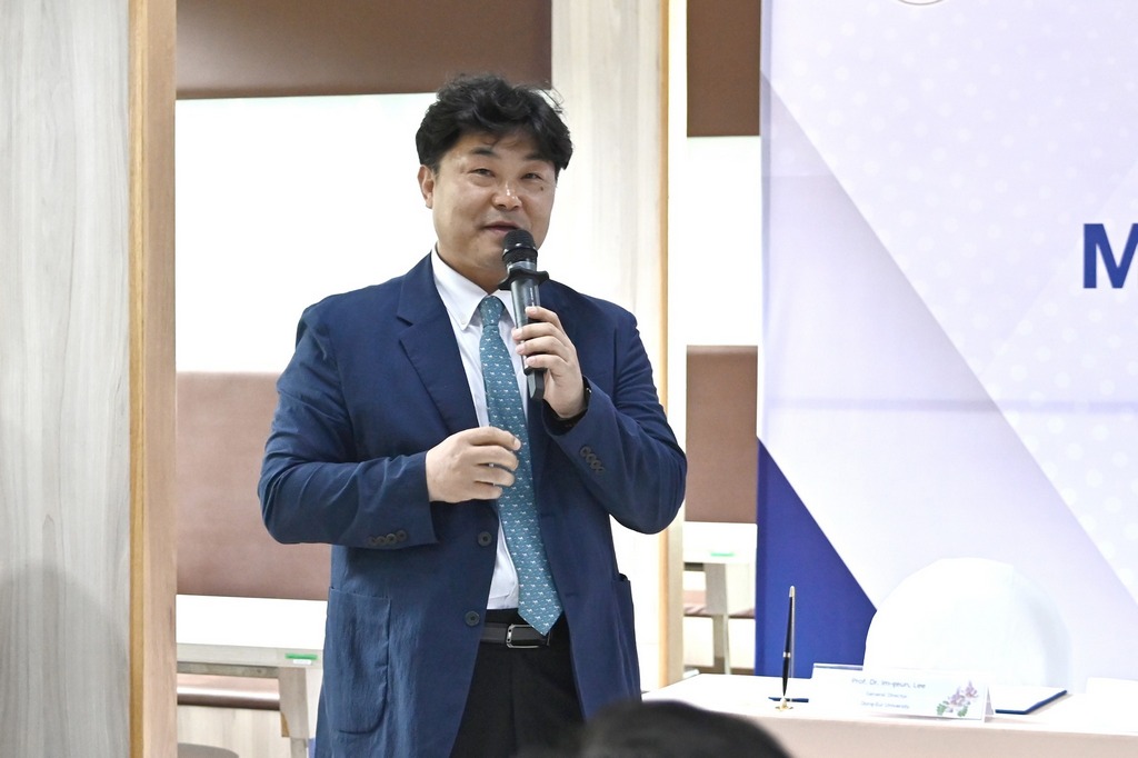The signing ceremony of the MOU between the Faculty of Engineering, the Faculty of Environment and Resource Studies, Mahidol University and universities in cooperation with Industry-University Cooperation 3.0 (LINC 3.0)