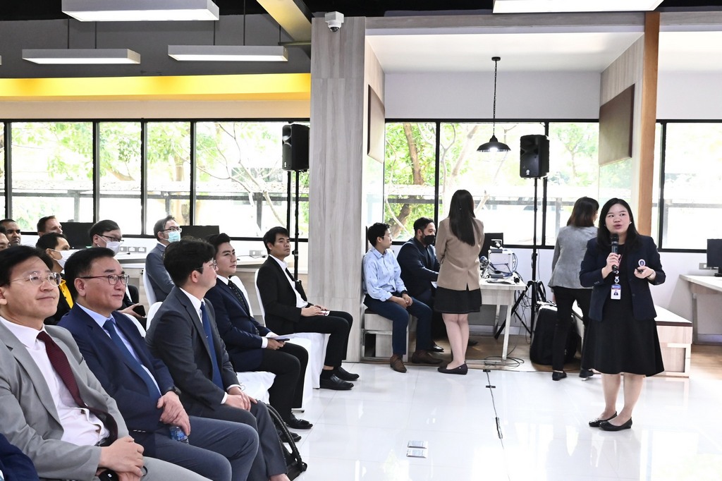 The signing ceremony of the MOU between the Faculty of Engineering, the Faculty of Environment and Resource Studies, Mahidol University and universities in cooperation with Industry-University Cooperation 3.0 (LINC 3.0)