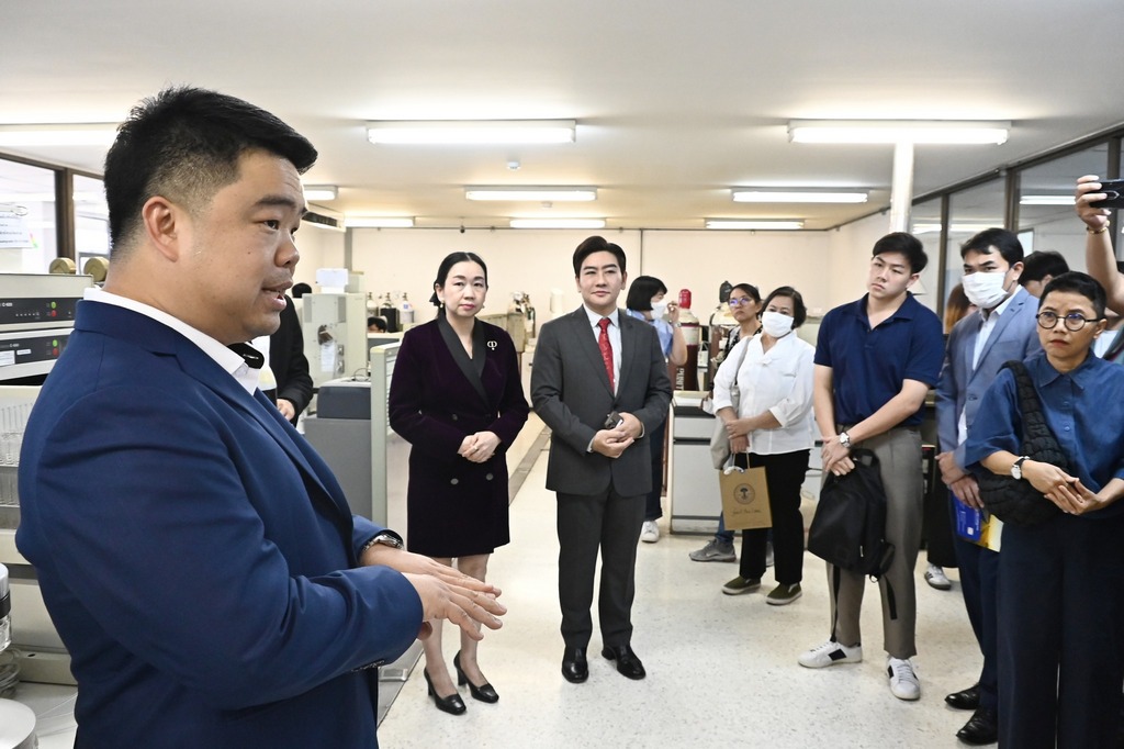 The Memorandum of Understanding (MoU) signing ceremony between the Faculty of Engineering, Mahidol University, and DasBlue Company Limited took place at the Innogineer Studio