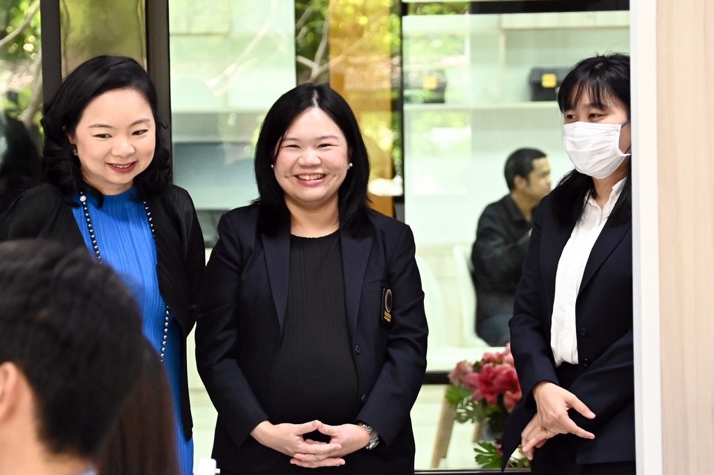 The Memorandum of Understanding (MoU) signing ceremony between the Faculty of Engineering, Mahidol University, and DasBlue Company Limited took place at the Innogineer Studio